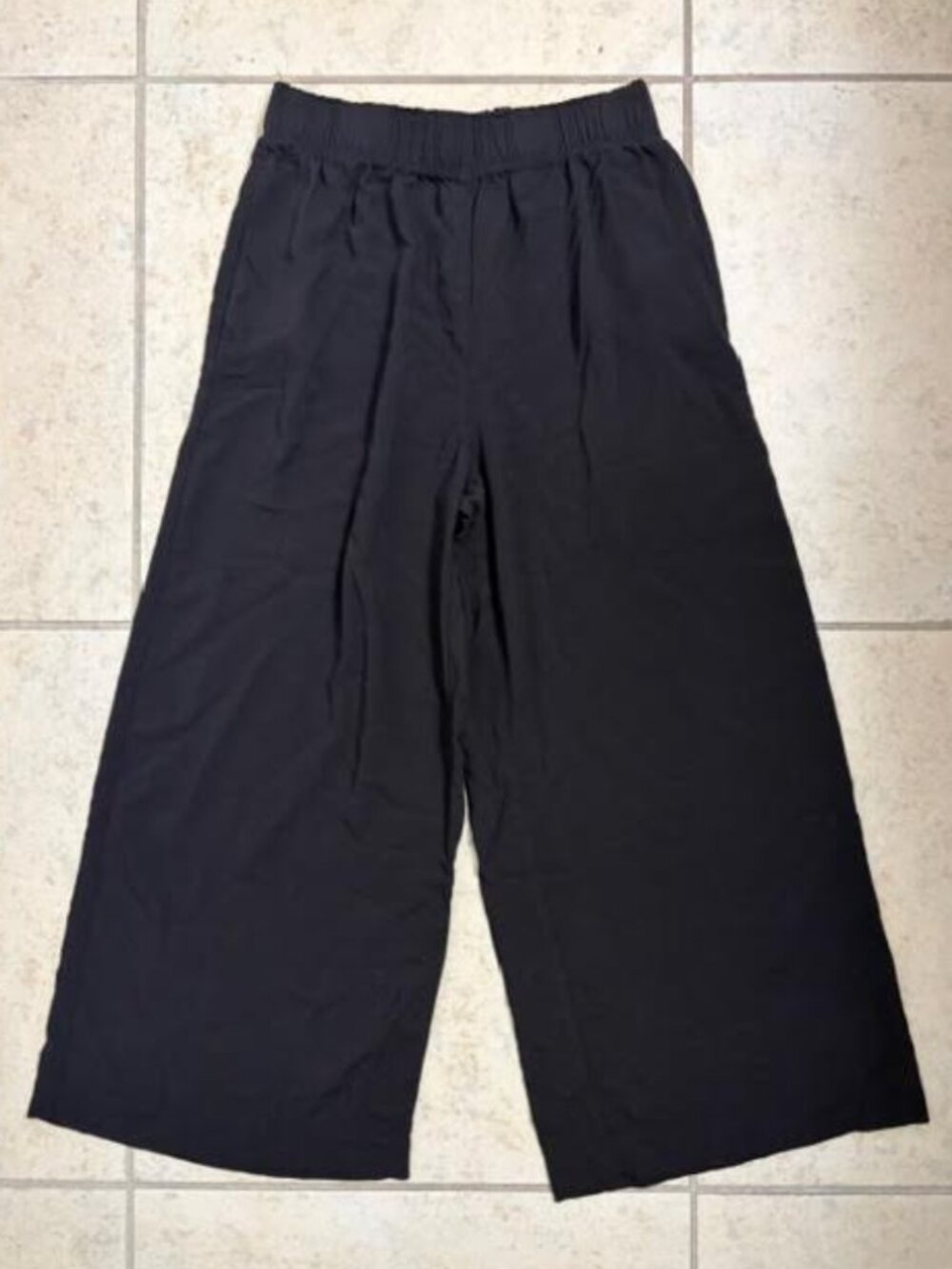 H&M Women's Cropped Pull-On Pants Black Small Pockets High Waist Wide Leg NWOT